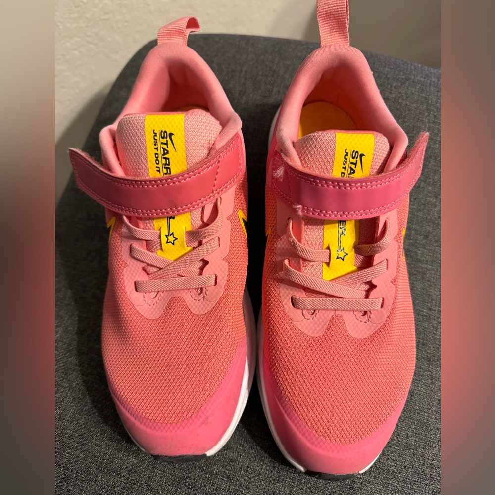 Girls 2Y Nike Sneakers